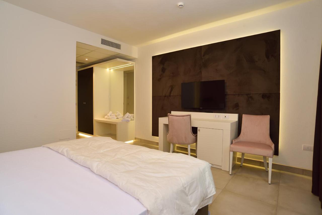 M2 Hotel Campi Bisenzio Exterior foto